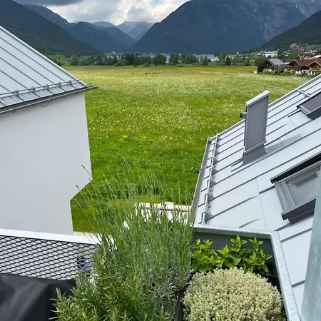 Tiroler Tris Modern 10 Beds Vila *
